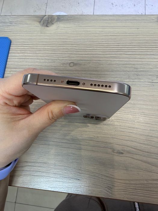 Iphone 16 pro max 512 e Sim gold в отличном состоянии