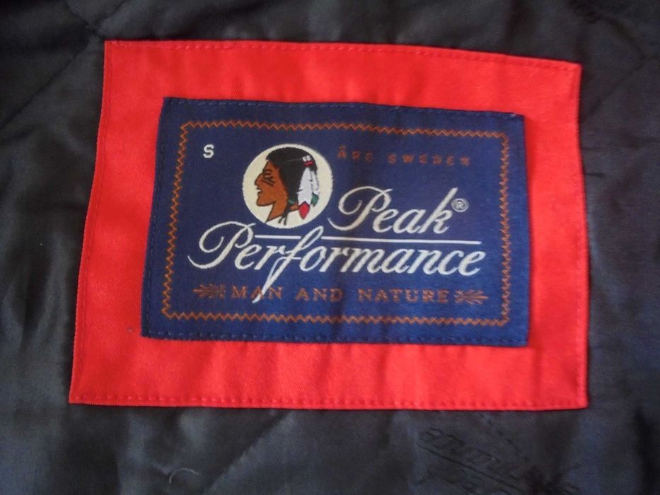 Яке без ръкави за планина/ски Peak Performance