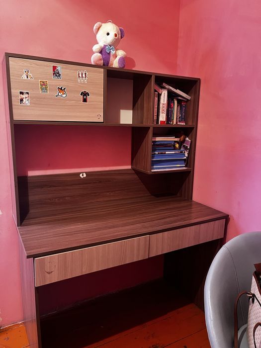 Стол для работы и учёбы, компактный