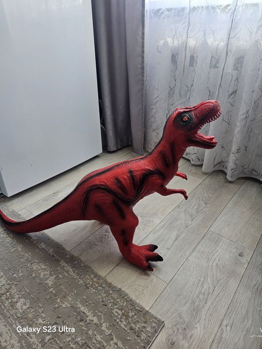 Продам динозавров