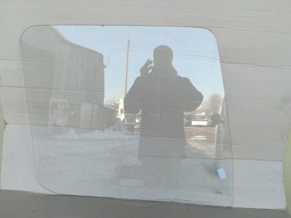 Стекло боковое Mercedes Actros