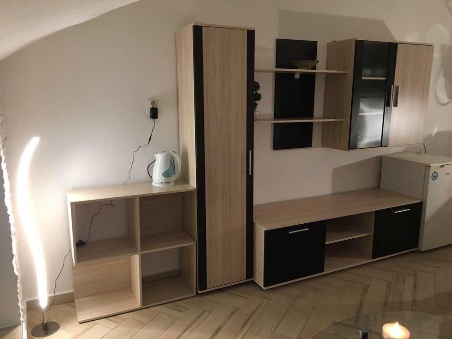 Дава се под наем Ателие в Варна, Общината - 23 кв.м за 219.3 € - Снимка #1