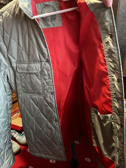 Geaca usoara subtire de primavara verde deschis