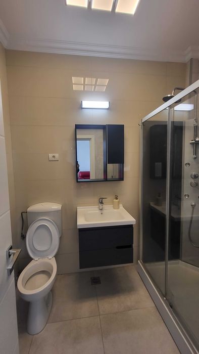 închiriez apartament  2 camere campus universitate