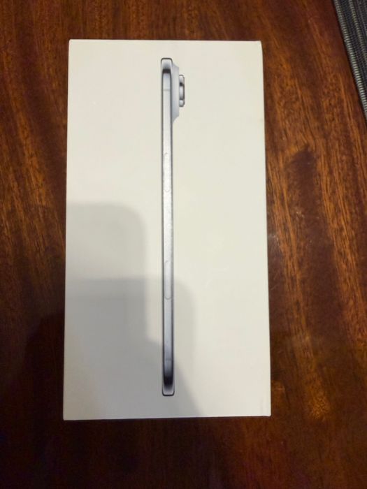 iPhone Apple Watch AirPods