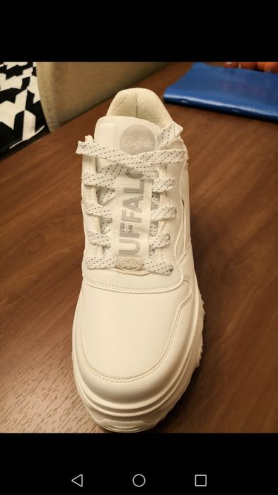 Кросовки женские