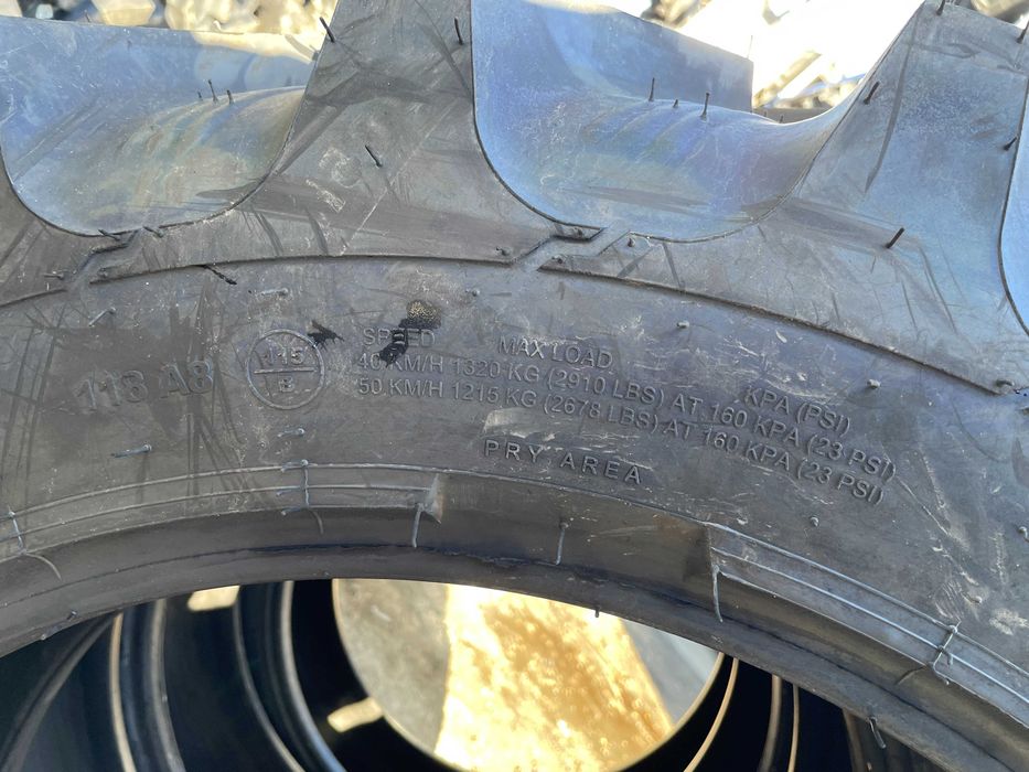 Cauciucuri noi de directie la tractor pe fata Radiale 280/85 R28 OZKA