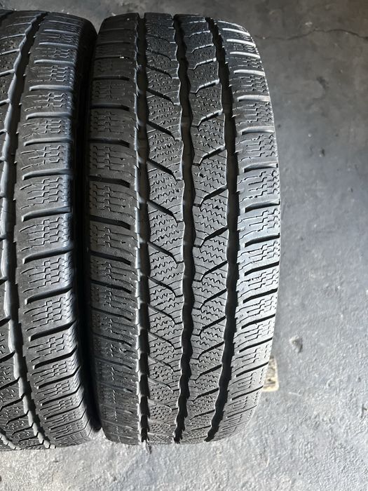 2 anvelope iarna 205/65/16 C Continental!