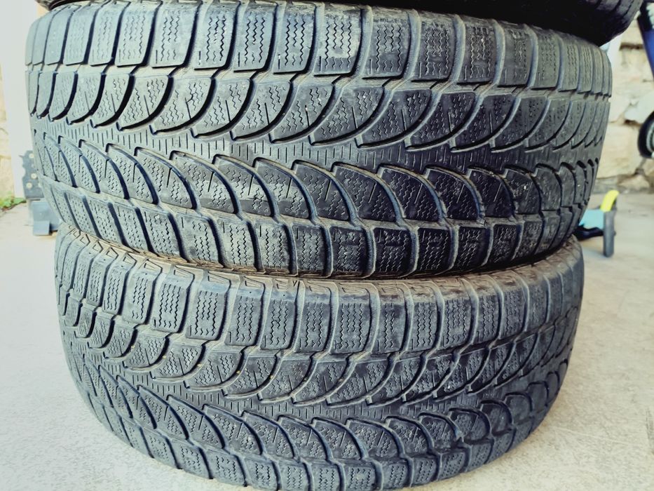 Зимни гуми Bridgestone 235/65/17