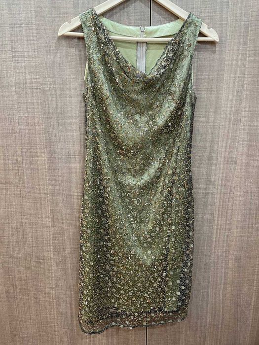 На любой праздник платья нарядные - б/у в хорошем состоянии