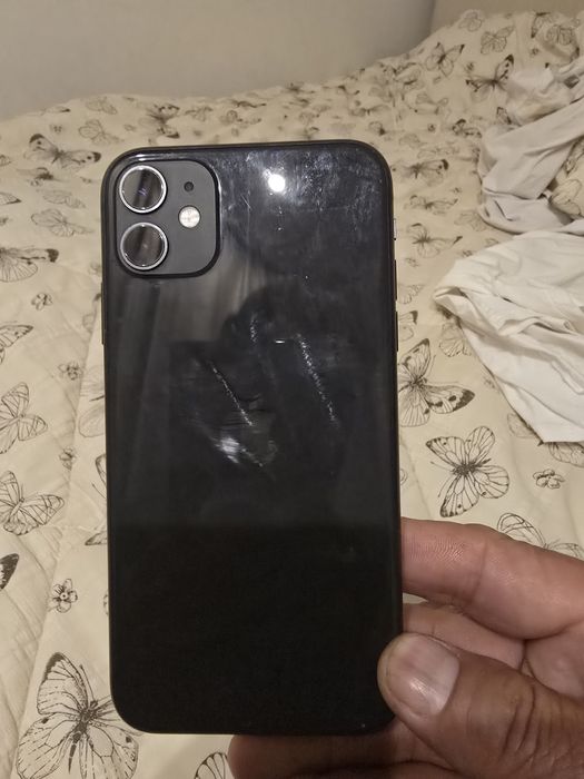 iPhone 11  128 гв