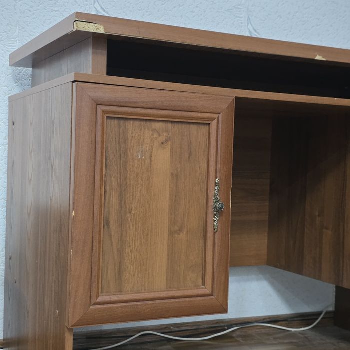 Компьютерный стол в классическом стиле