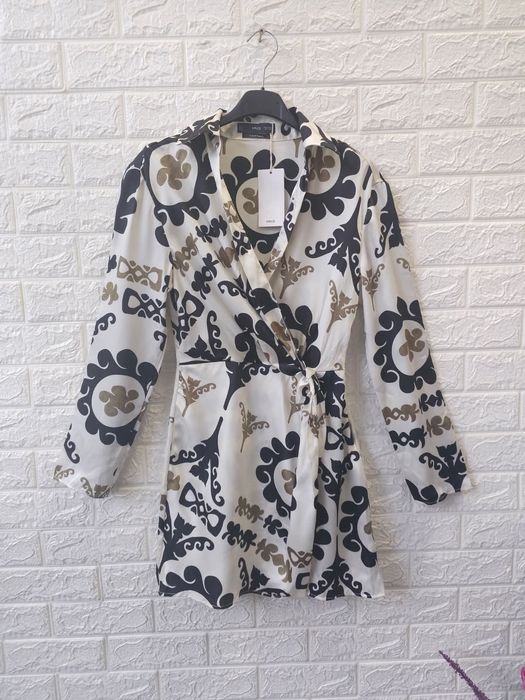 Дамска сатенирана рокля Mango, размер XS и S