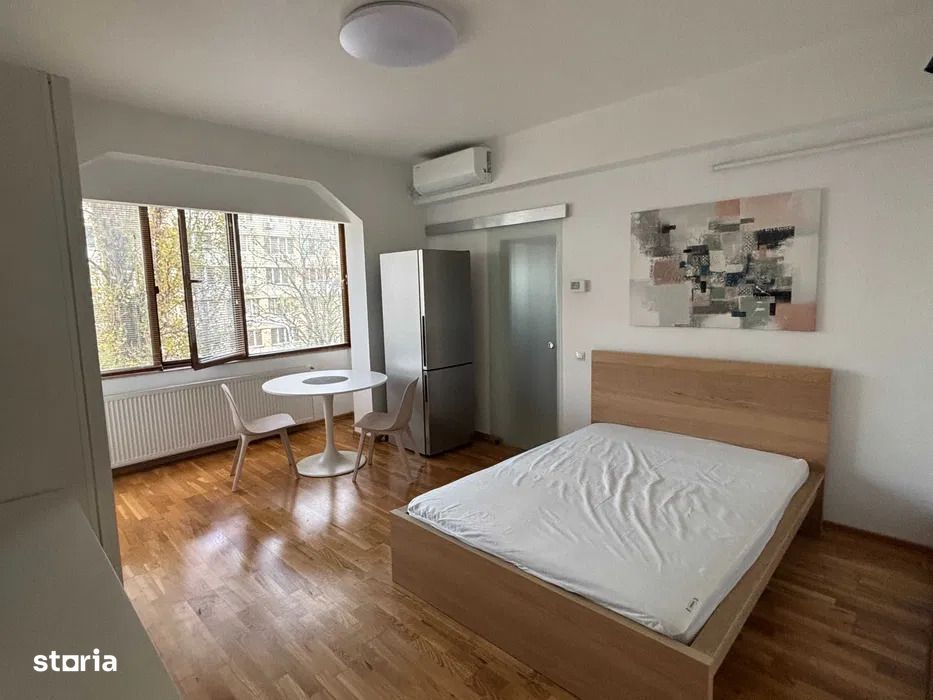 Garsonieră De Închiriat în zona arcul de Triumf sec.1