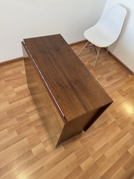 продам стол и стулья