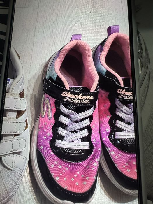 Adidasi marimea 34-35