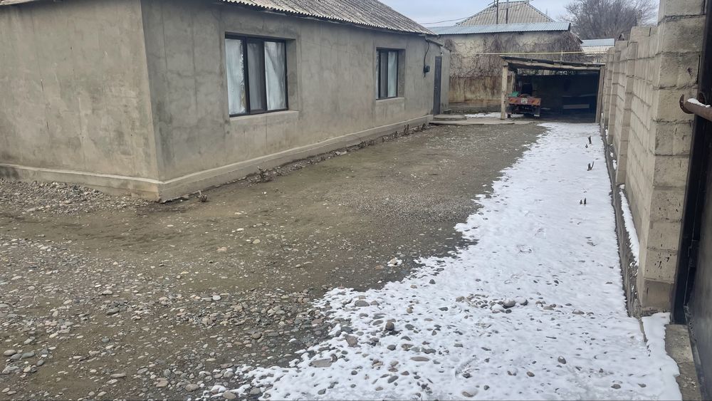 уй сатылады 5 болмелі Косак ауылында .