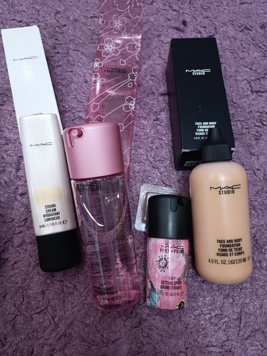 Гримове на MAC чисто нови