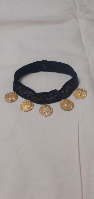 Salbă veche cu bani costum popular