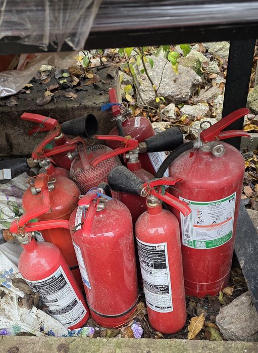 Extinctoare expirate pentru diverse proiecte DIY