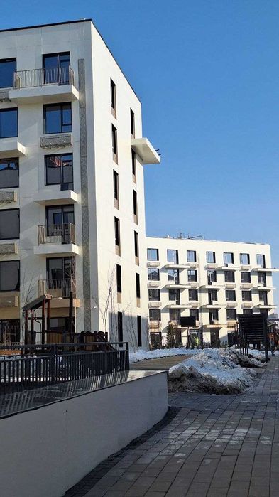 Просторная однушка 45 м² с гардеробной, вид во двор — скидка 30%! (XS)