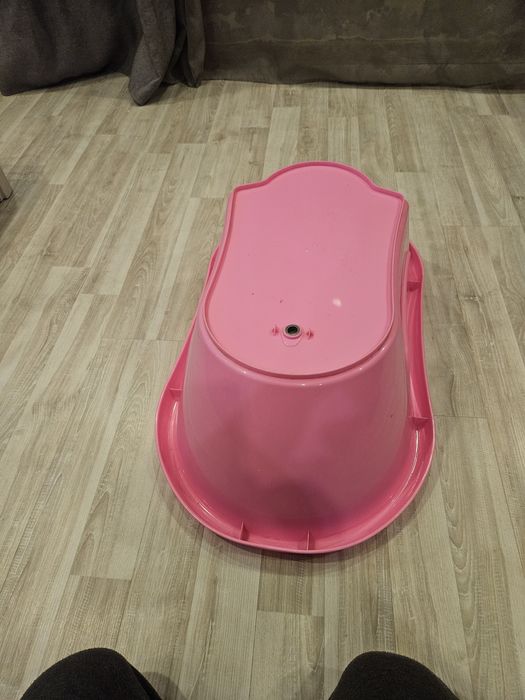 Детская розовая ванна