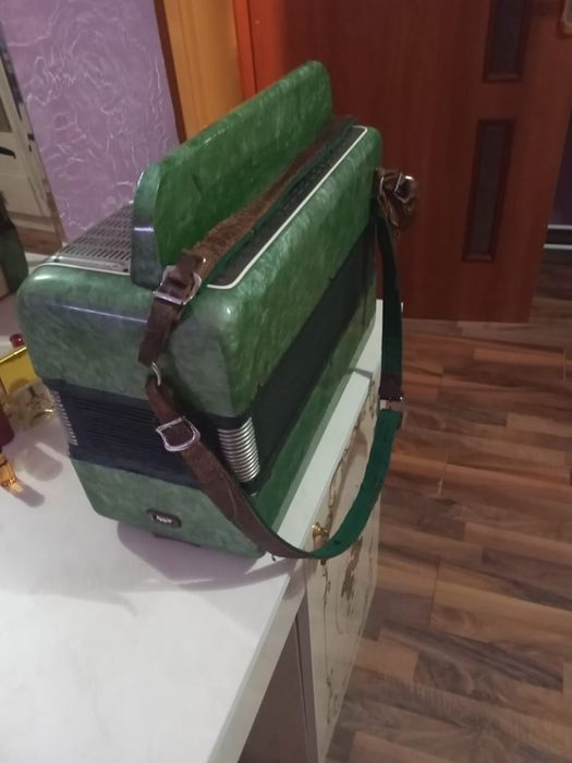 Продается баян Мелодия