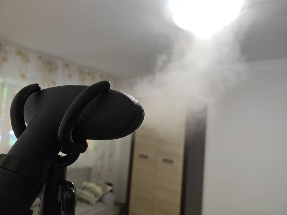 Aparat de calcat vertical SteamOne
