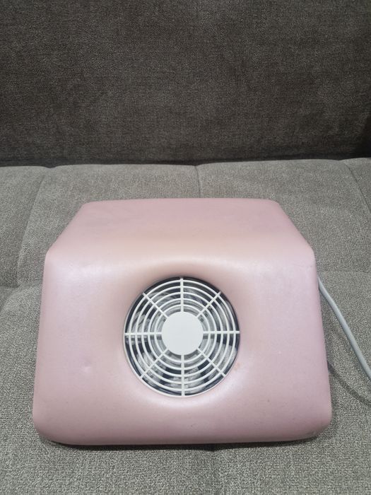 Маникюрная вытяжка