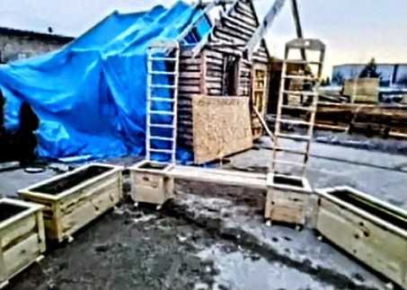 Дървени кашпи и декорации