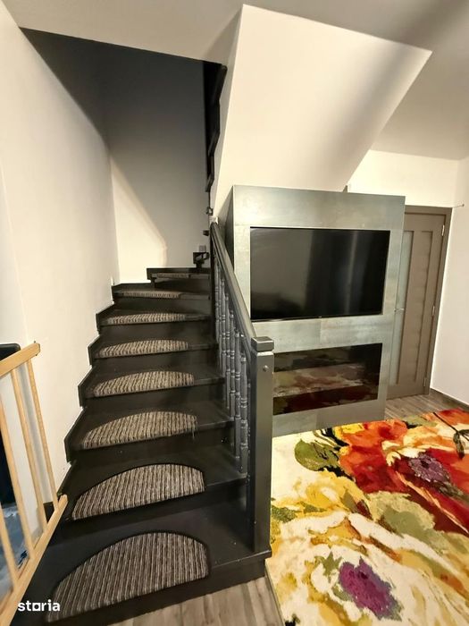 Casa tip duplex la intrare in Ipotesti