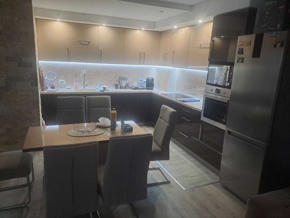 Дава се под наем Двустаен апартамент в Димитровград - 45 кв.м за 204 € - Снимка #1