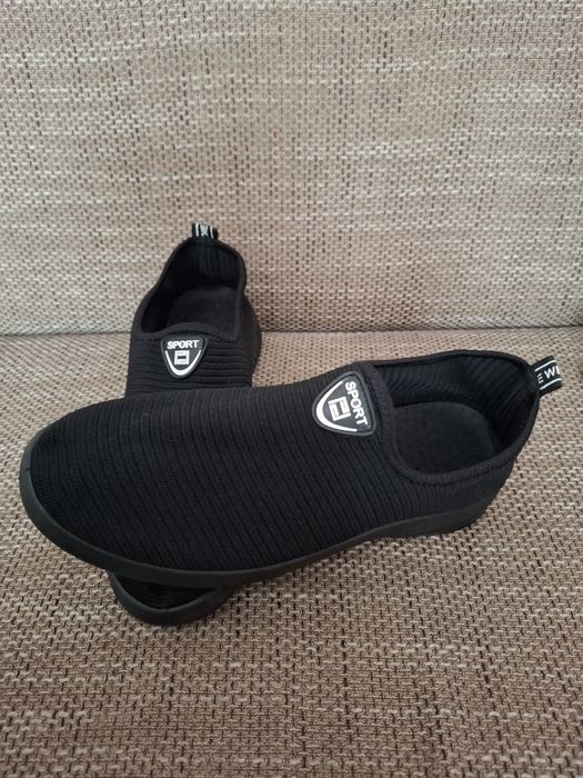 Teniși sport mărimea 45