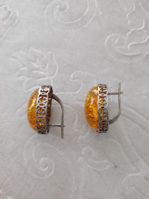 Продам натуральные янтарные серьги с серебром.