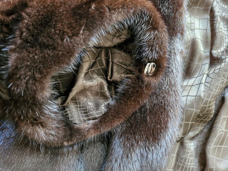 Продам шубу норковую