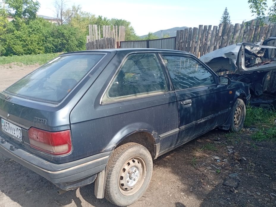 Продам мазду 323