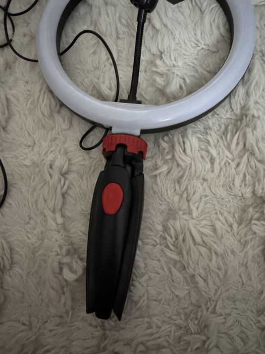 Led ринг лампа с 3-ри светлини и power bank подарък