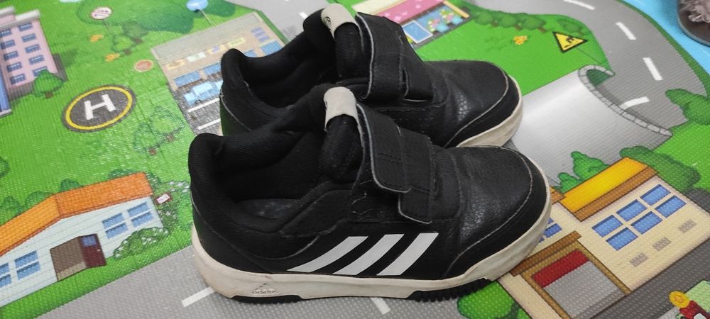 Маратонки Adidas