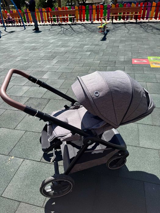 Количка Maxi Cosi Oxford с гаранция до 24.06.2027 + адаптери за кошче