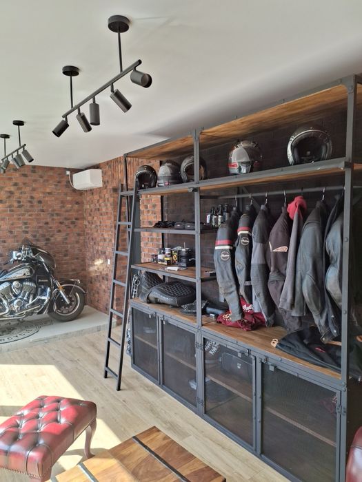 Comoda și raft stil industrial pentru moto sau dressing cu scara