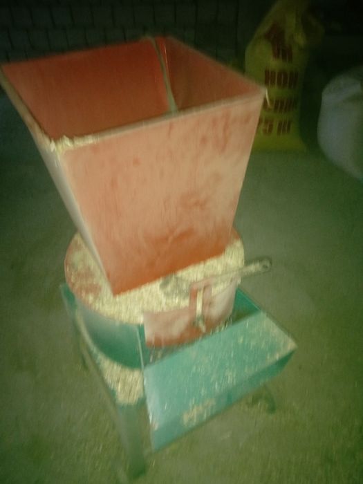 Продаётся дробилка