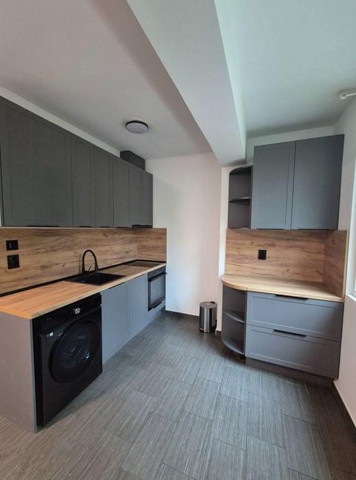 Дава се под наем Двустаен апартамент в София, Лозенец - 68 кв.м за 920 € - Снимка #2