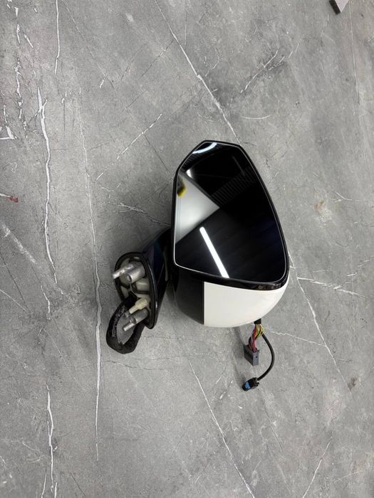 Polestar 2 боковое зеркало с 360’ камерой левый правый и передные фары