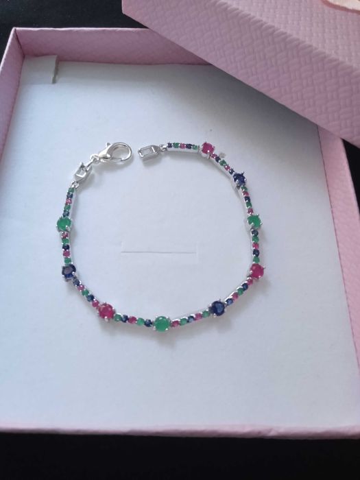 Нови,сребърни бижута. Колие, ланец,гривна,пръстен.. В подаръчна кутия