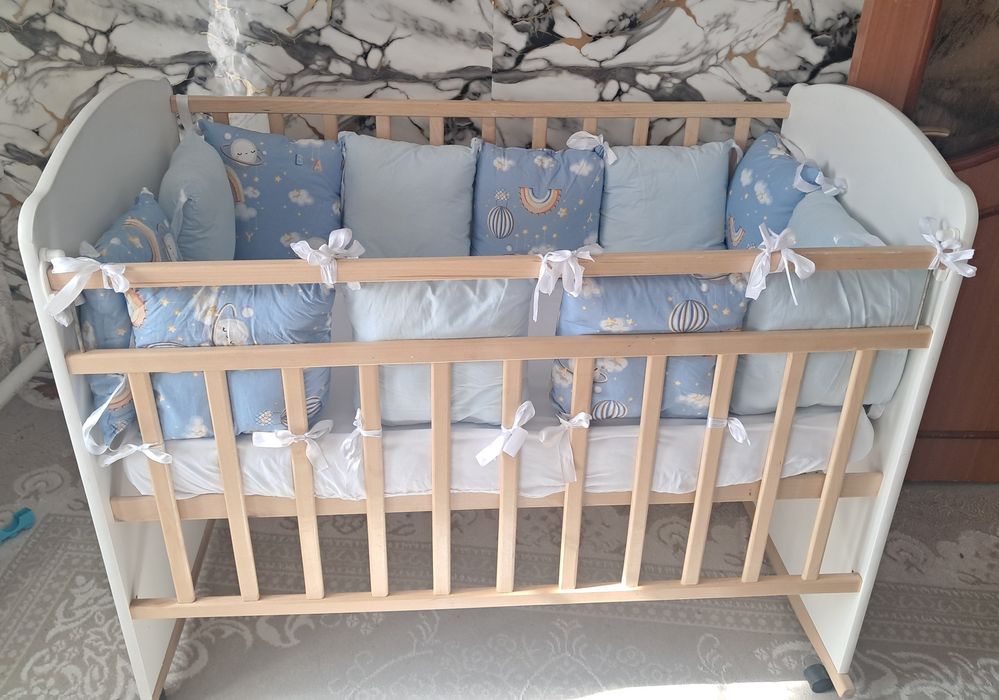 Детская кровать,есть матрас,бортики