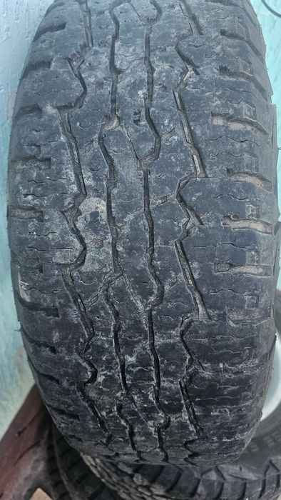 235 65 R17 nokian