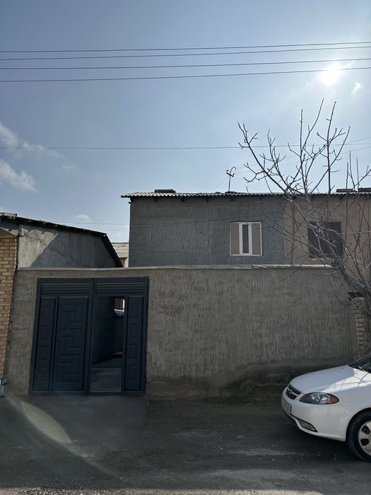 2 etajli Katej 4.5 sotix maydonda joylashgan