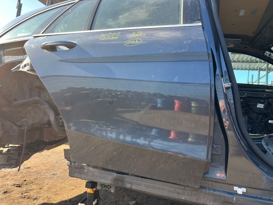 Задна дясна врата за Mercedes W205 комби