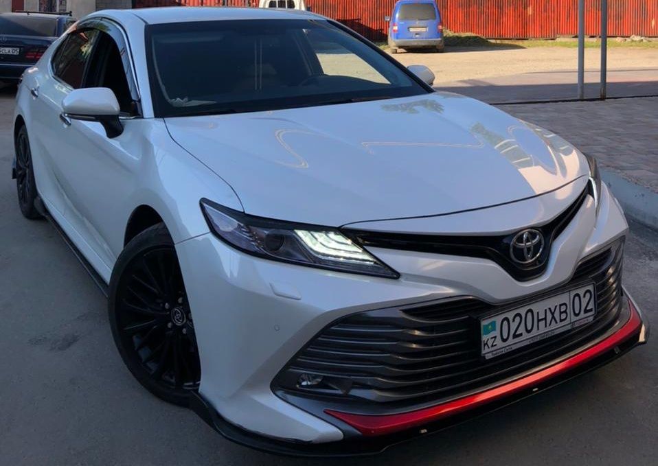 Сплиттер на Тойота Камри 70