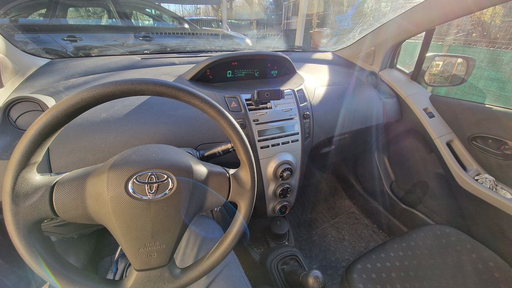 Toyota Yaris 2006 1.3 benzina 64kw/85 cai putere